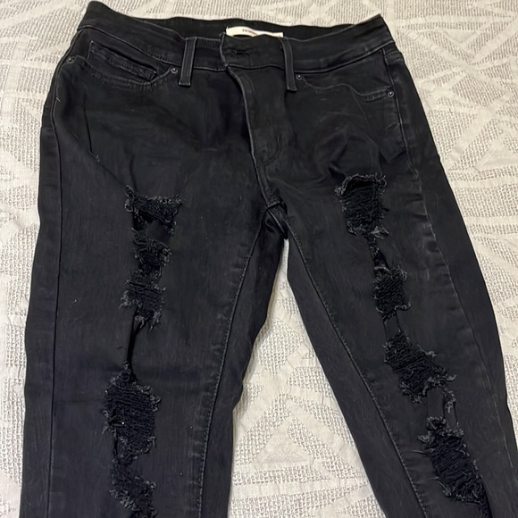 Levi's Denim - Levi’s women’s black distressed skinny jeans
